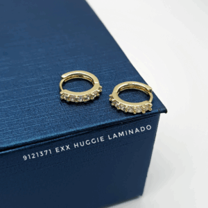 9121371 EXX Arete Huggie Oro Laminado